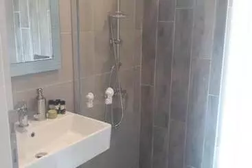 The Beach House   Apartments & Studios