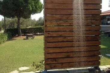 The Beach House   Apartments & Studios