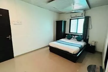 Hotelli Farmhouse Residency