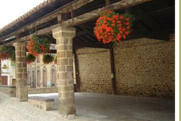 مبيت وإفطار Au Mange Prunes