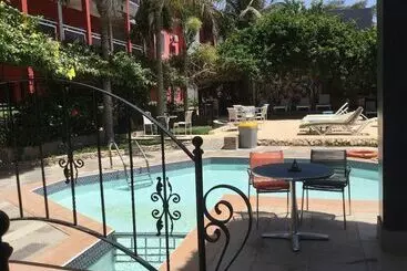 هتل Seaview Gardens