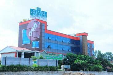 ホテル Mak Residency