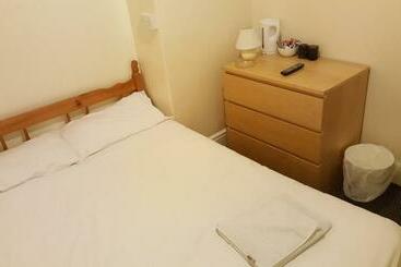 Pensão Blackpool North Close To Station With Free Parking