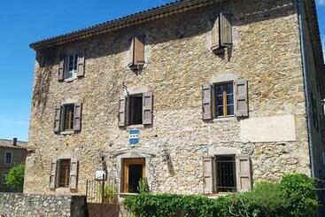 مبيت وإفطار Mas Elena