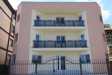 פנסיון Belvedere