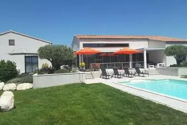 Pensiune Aubade En Luberon