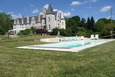 Aamiaismajoitus (B&B) Château De Kervoazec