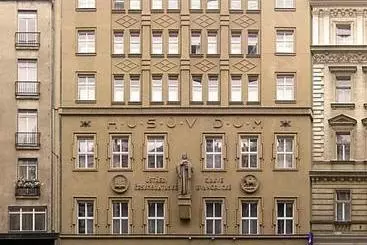 Hostel Church Pension Praha - Husuv Dum