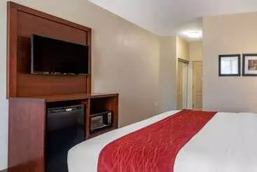 בית מלון כפרי Comfort Inn & Suites