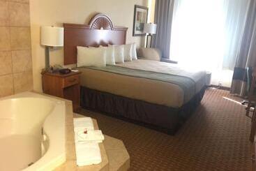 فندق Super 8 By Wyndham Great Bend