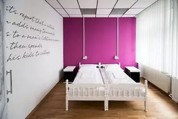 هتل Hostel Tresor