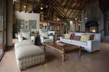 ホテル Lukimbi Safari Lodge