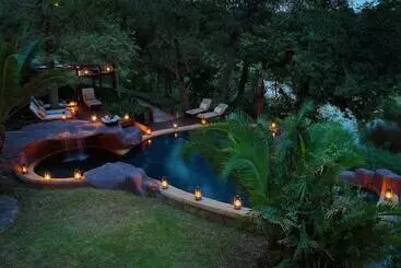 Szálloda Lukimbi Safari Lodge