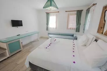 Hotel White Orange