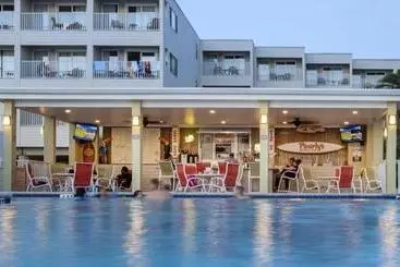 Huoneistohotelli 2 Bed Condo With Balcony Facing Pool And Sunsets!