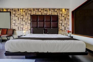 酒店 Collection O Martins Inn