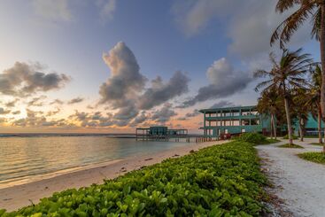 هتل Chen Beach Inn