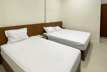 Grand Emperom Hotel Mitra Reddoorz