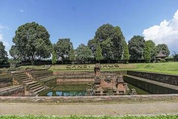 호텔 Oyo Homes 90948 Desa Wisata Kampung Majapahit