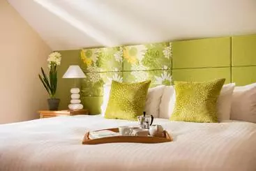 Resort Herons House Sleeps 12, Heated Pool, Hot Tub, Sauna, Games Room 5 Star!