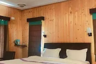 Hotel Silver Oak Srinagar