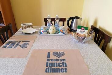 بنسيون Due Finestre Sul Cortile