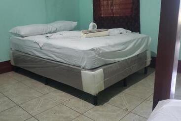 هاستل Loren S House