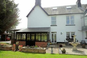 Leahurst Bed And Breakfast