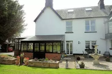 Leahurst Bed And Breakfast