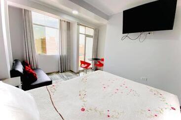 Отель Hostal D  Rosas