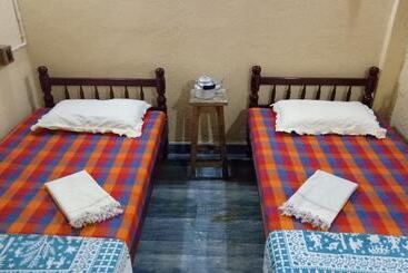 בית מלון כפרי Adams Wood House Ayurveda Homestay Kochi