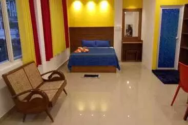 Hotel Adams Wood House Ayurveda Homestay Kochi