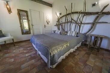 فندق Mas De Calabrun