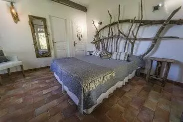 Hotelli Mas De Calabrun