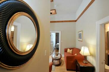 فندق صغير St George Suites By Hoco Hotels Collection