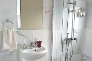 별장 Auburn Garden House