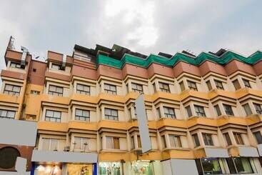 Popular Hotel By Oyo Rooms