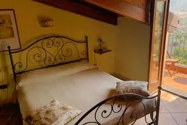 ホテル Agriturismo L'olivara