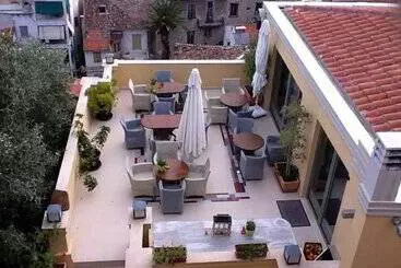 Hotelli Amfitriti Palazzo