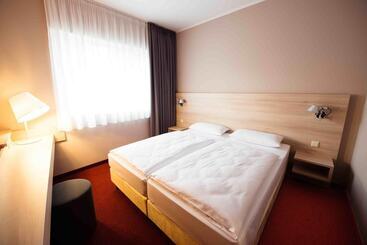 Motelli Serways Hotel Feucht Ost