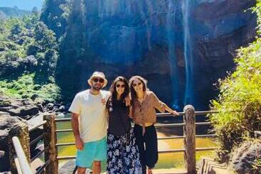 Pensión Riverside Guest House And Travels