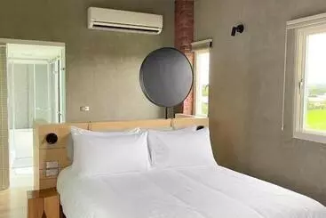 鬧鐘關掉旅店 Alarm Off B&b