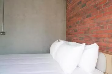 鬧鐘關掉旅店 Alarm Off B&b