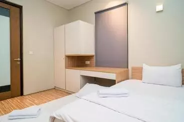 Pensión Three J Residence