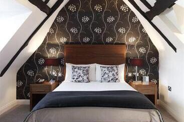 Отель The Boleyn