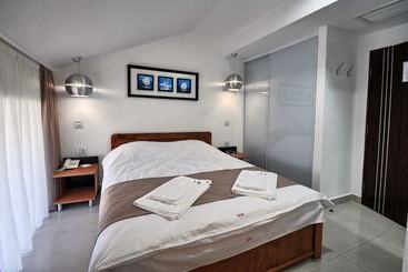 בית מלון כפרי Zeder Garni