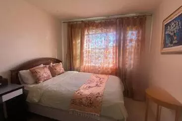 ペンション Hidden Valley Treehouse Home!