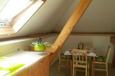 بنسيون Hold On Apartman