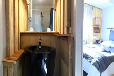 ホテル Hôtel Le Caillebotis