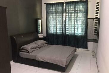Hotel Oyo 90359 Homestay Bandar Putra 2